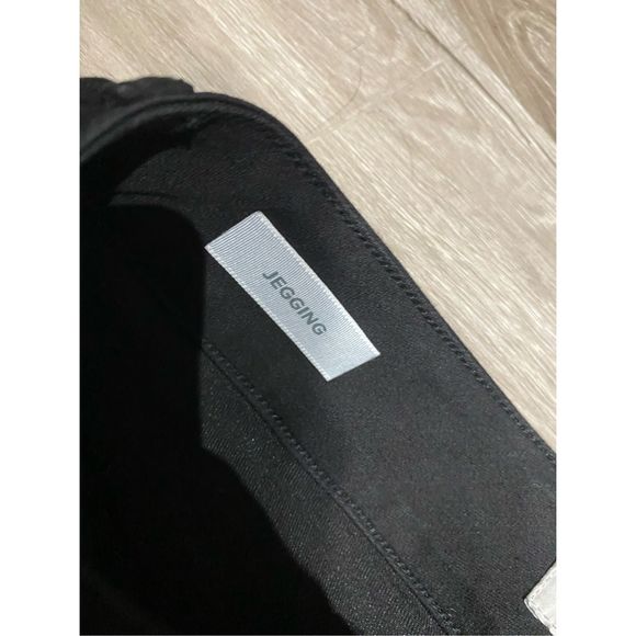 Torrid NWT Denim Black Jeans Jeggings Button Detailing Pants, Size 14S - Picture 3 of 11